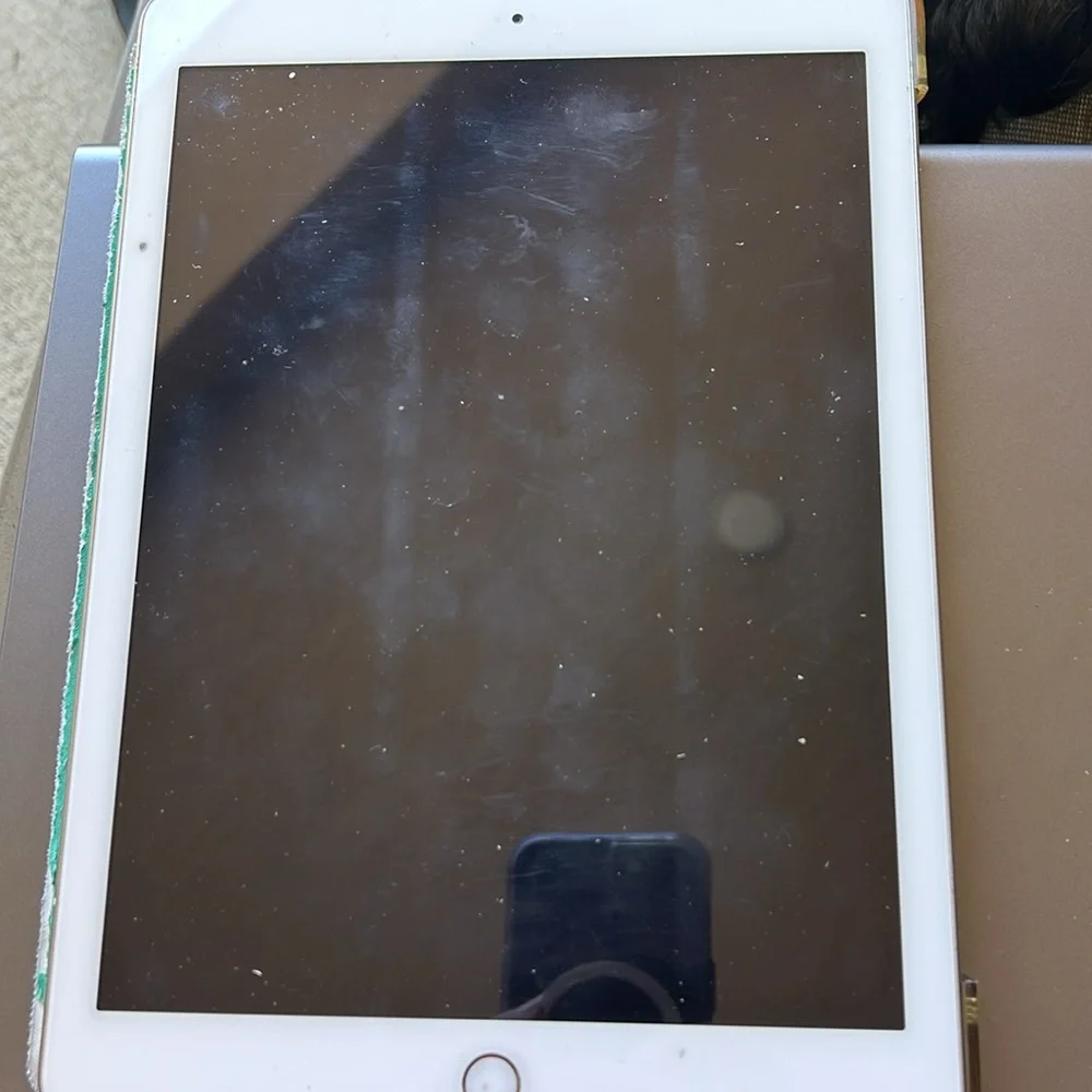 iPad 5th Generation 32gb - Excellent Condition